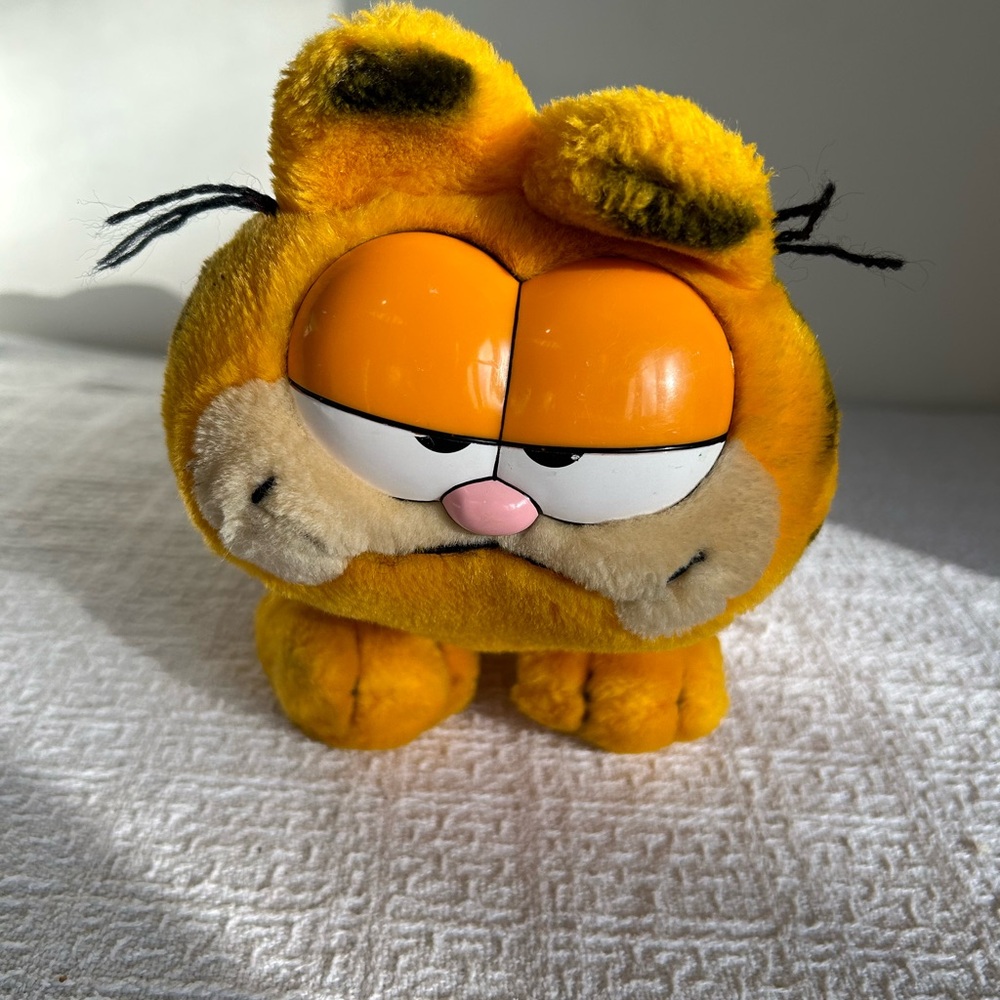 Vintage 1981 Garfield Plush Toy - Orange and Black